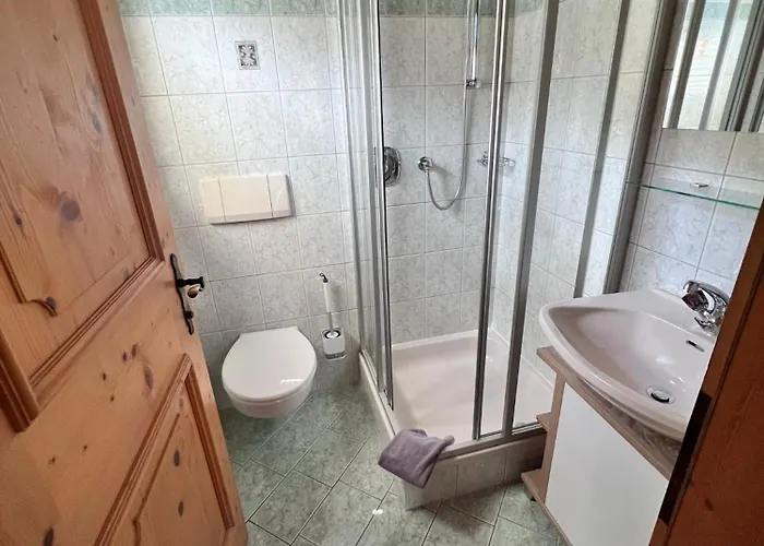 Zum Zunterer בית הארחה